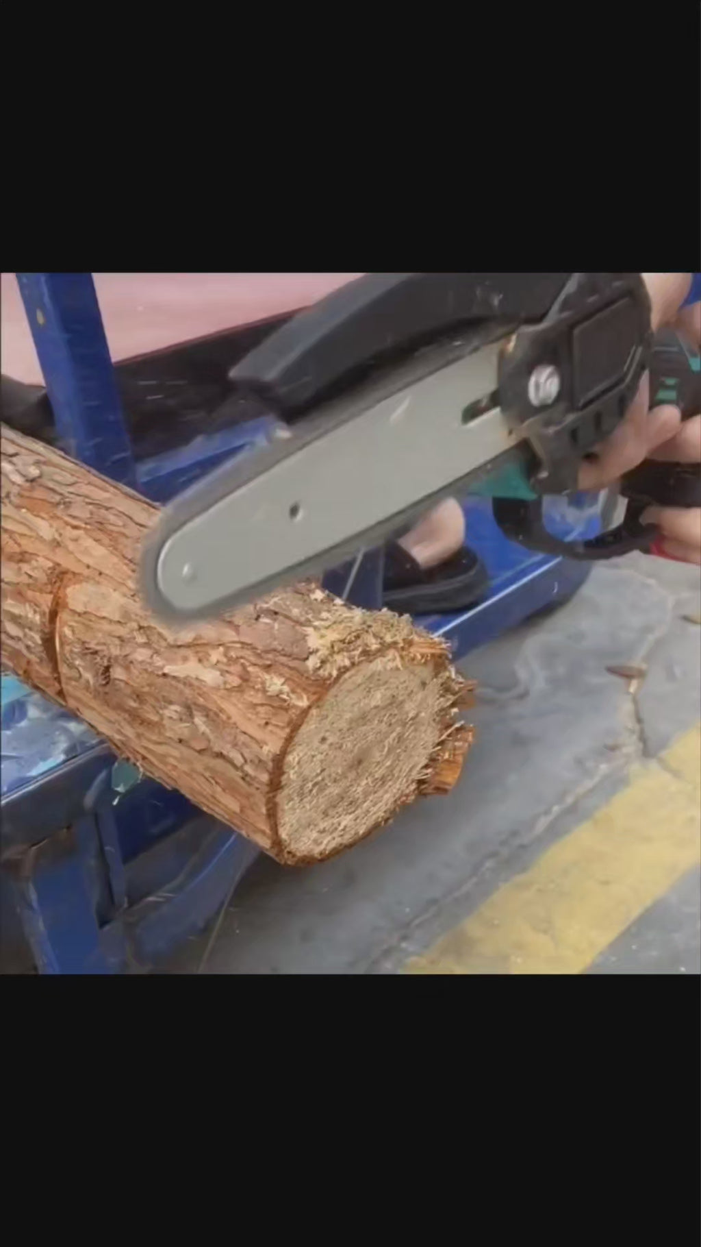 Aku Ručna Testera 21V - Bežična Lančana Testera sa 2 Baterije i Kofrom
